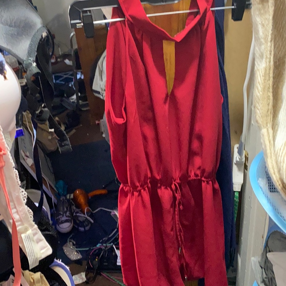 Size small red romper , totally cute on !!